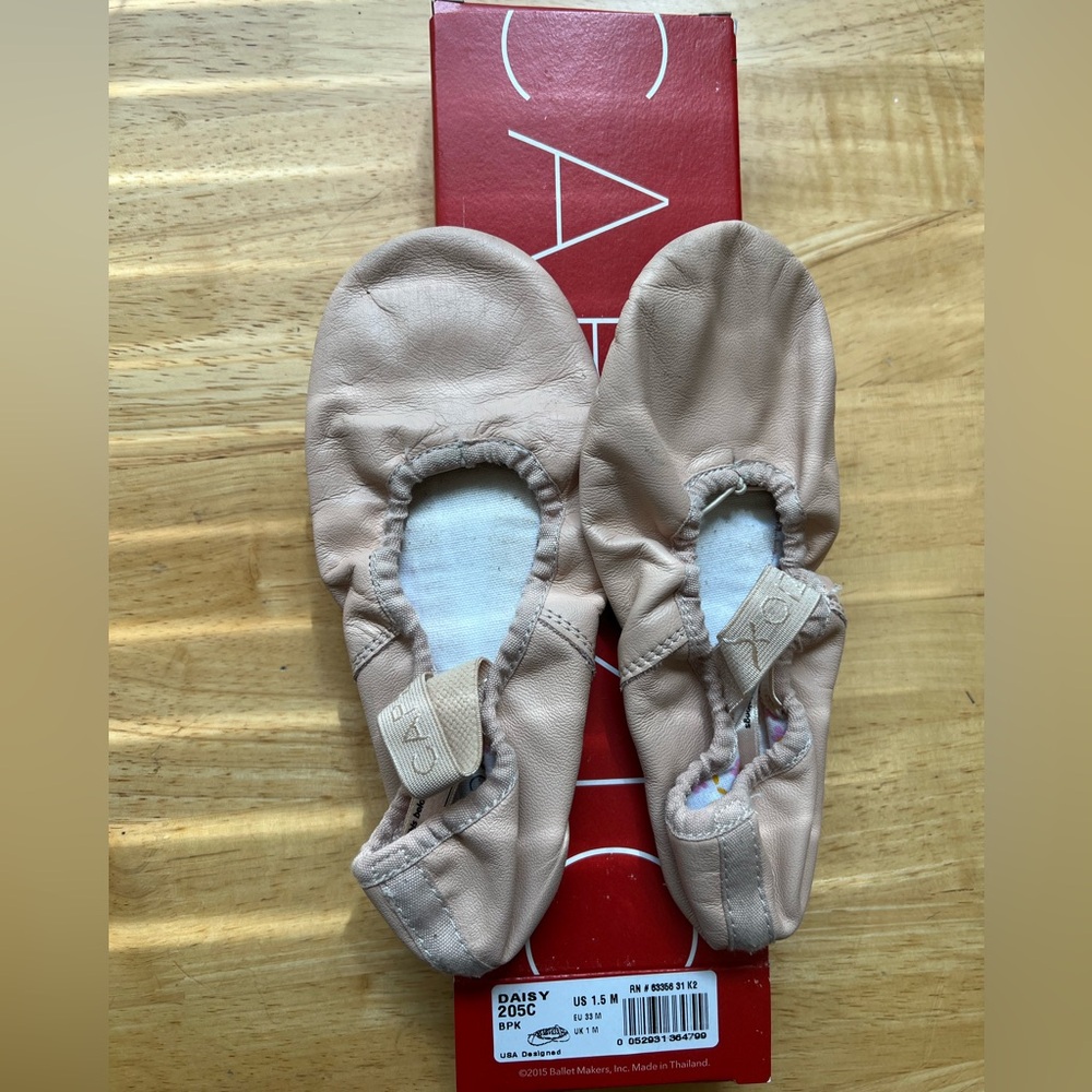 Capezio Daisy Leather Ballet slipper sz 1.5 Youth